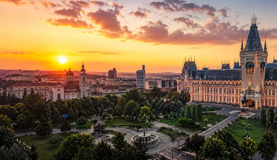 Iașiul — Palatul Culturii și cele șapte coline